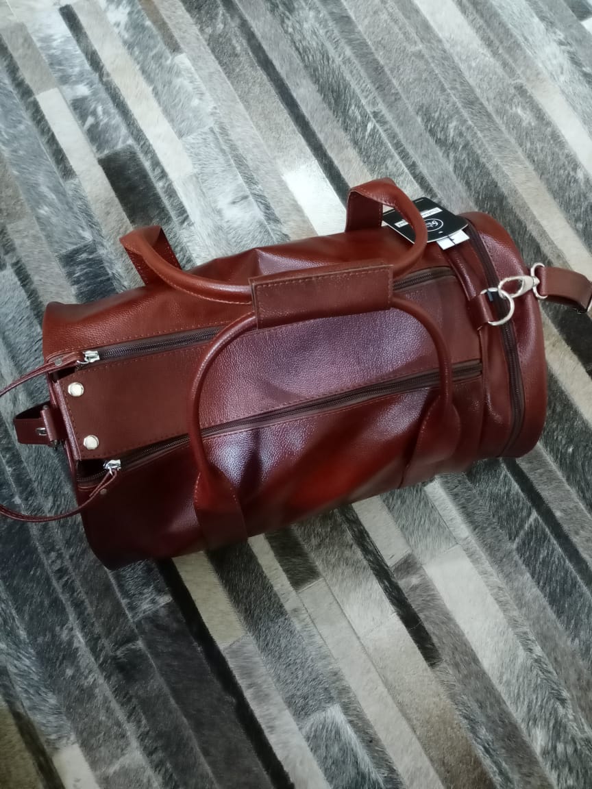 Duffle bags/Travel bags (Brown)