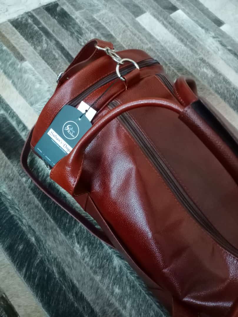 Duffle bags/Travel bags (Brown)