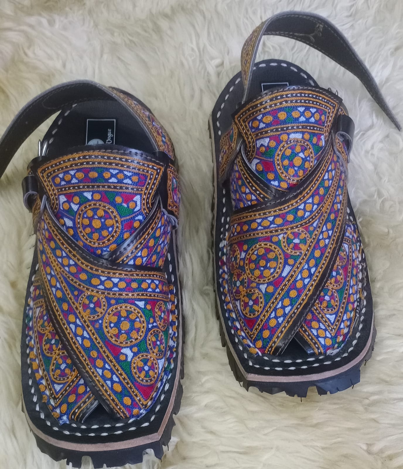 Hand Embroidered Zalmi Chappals