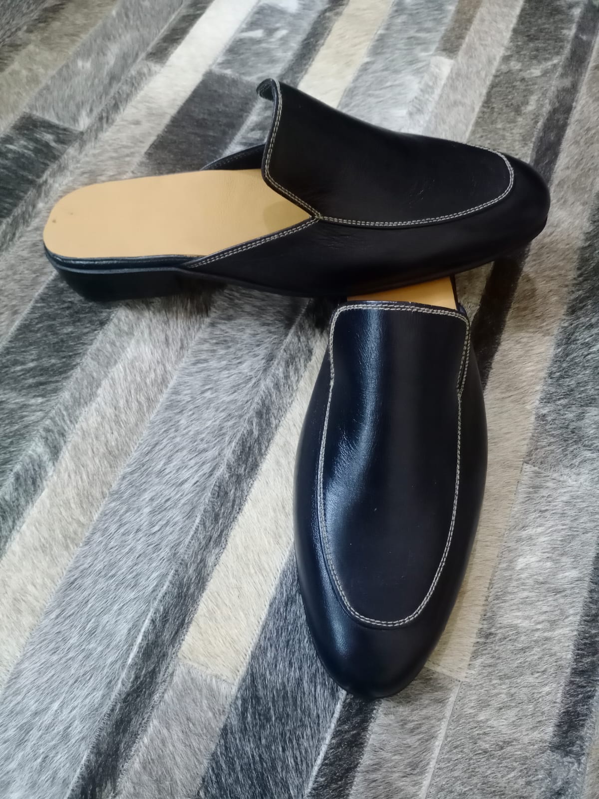 Mules in leather sole , leather upper and leather linning