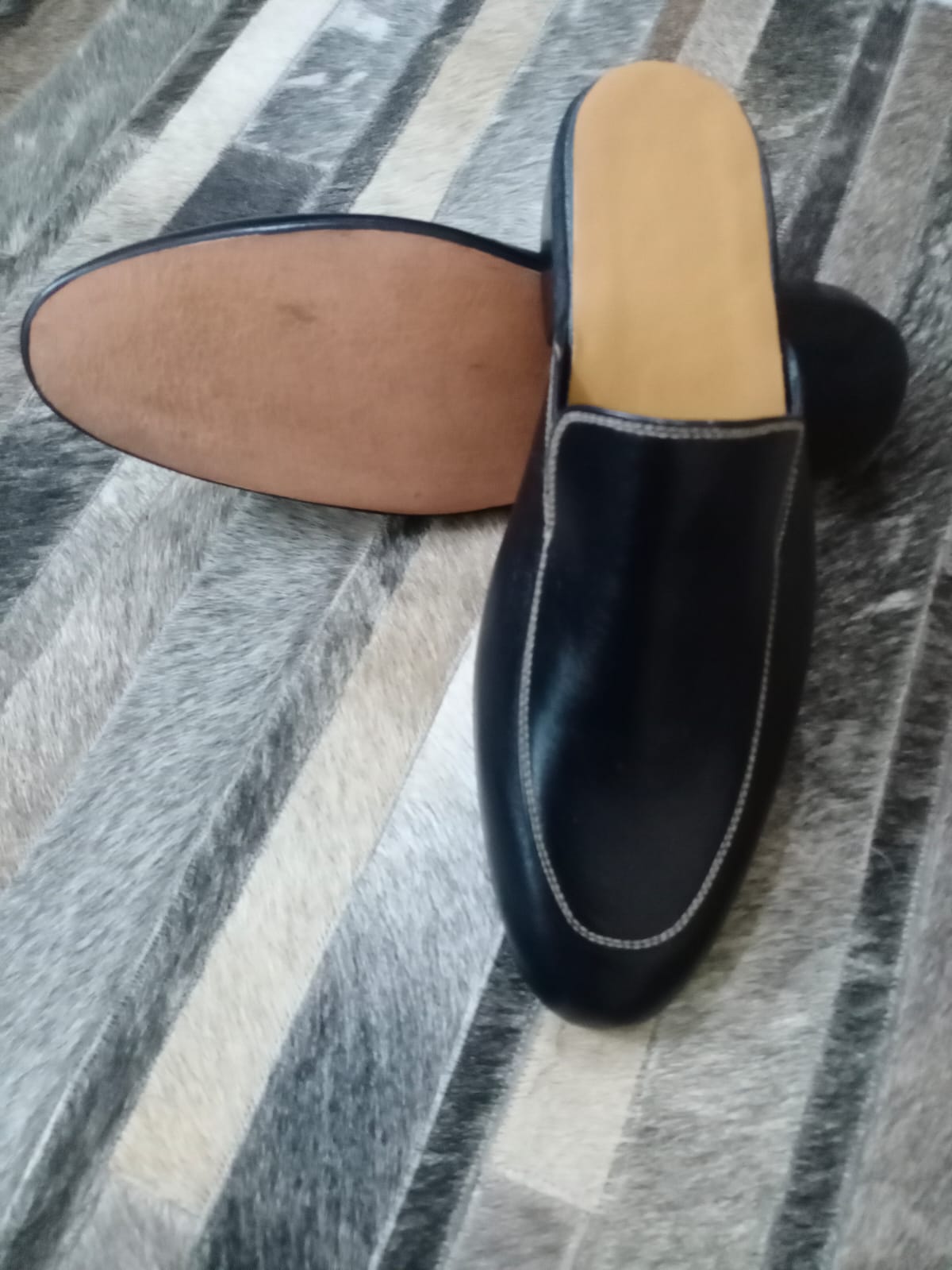 Mules in leather sole , leather upper and leather linning