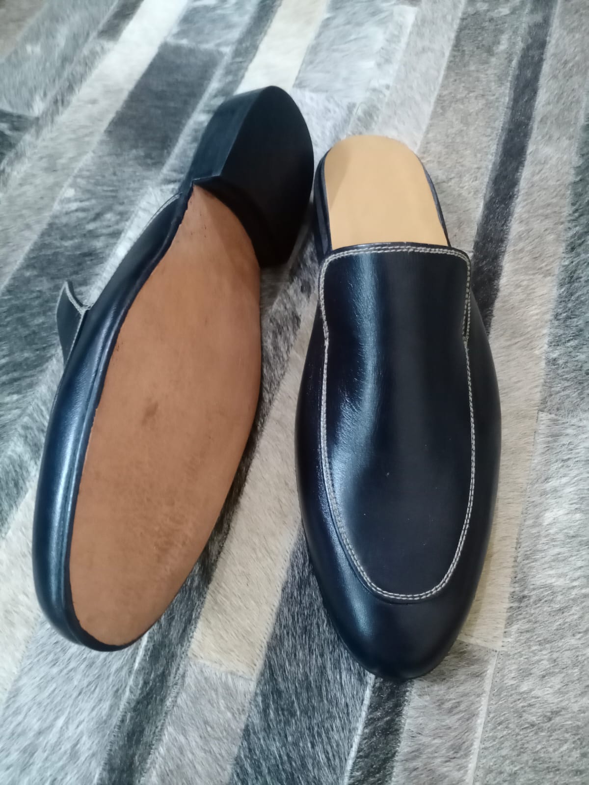 Mules in leather sole , leather upper and leather linning