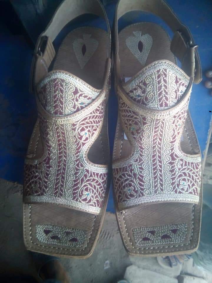 Hand embroidery till work leather Kheris