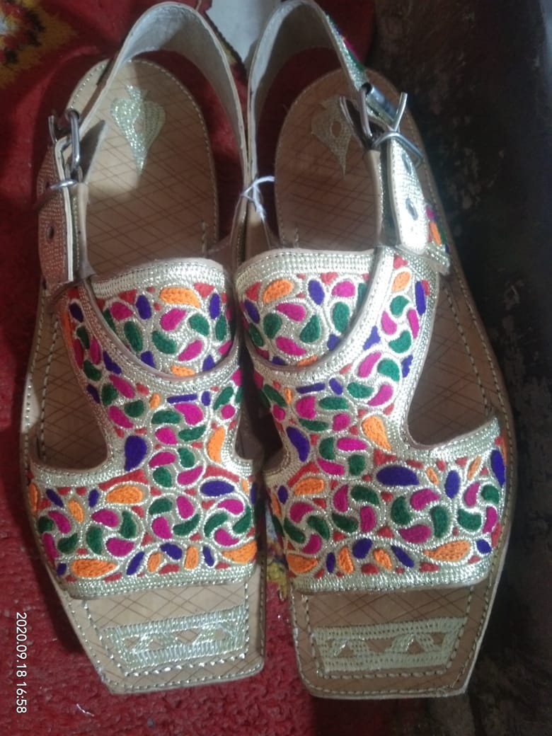 Hand embroidery till work leather Kheris