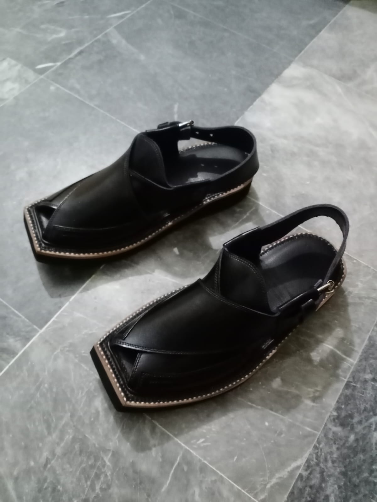 Kaptaan chappal black hot sale