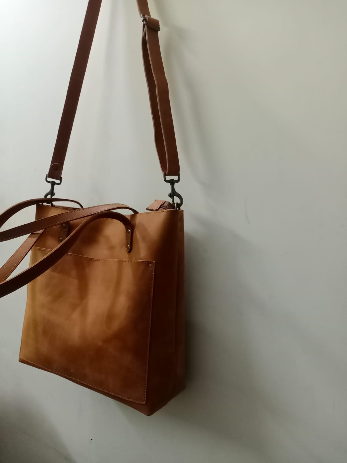 Ladies pullup leather Tote bag