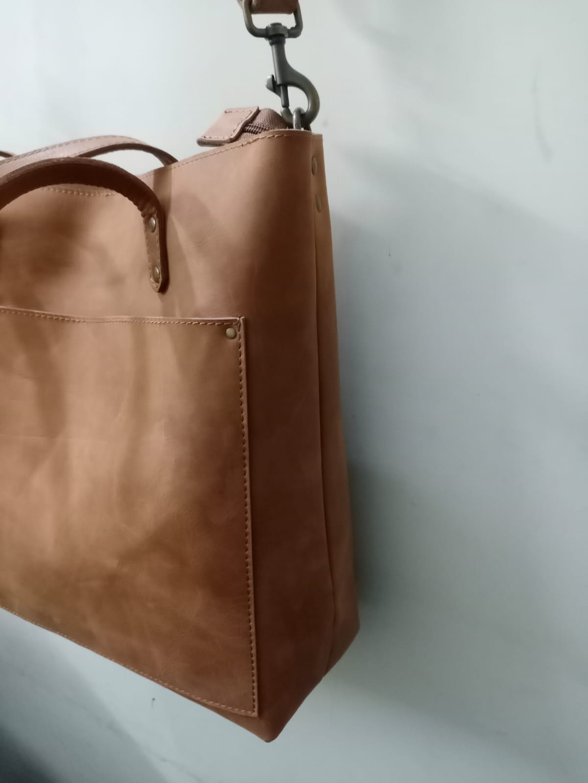 Ladies pullup leather Tote bag