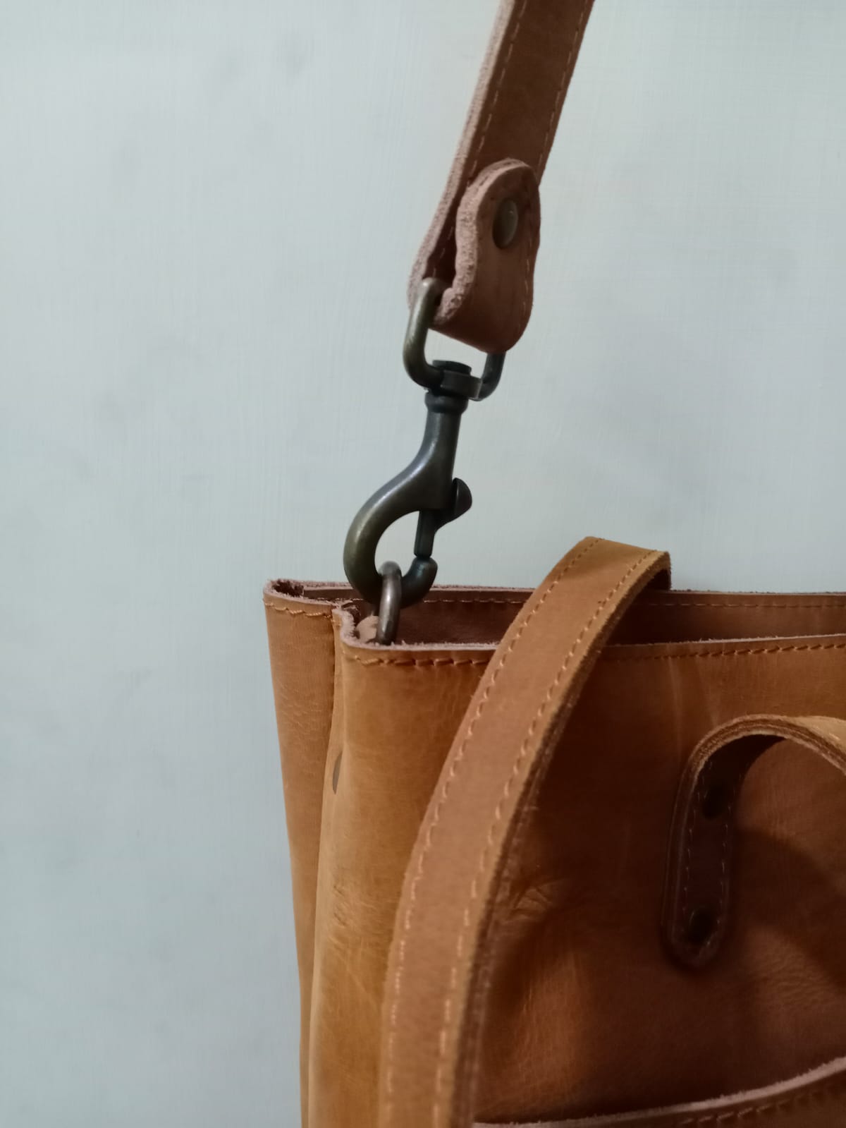 Ladies pullup leather Tote bag