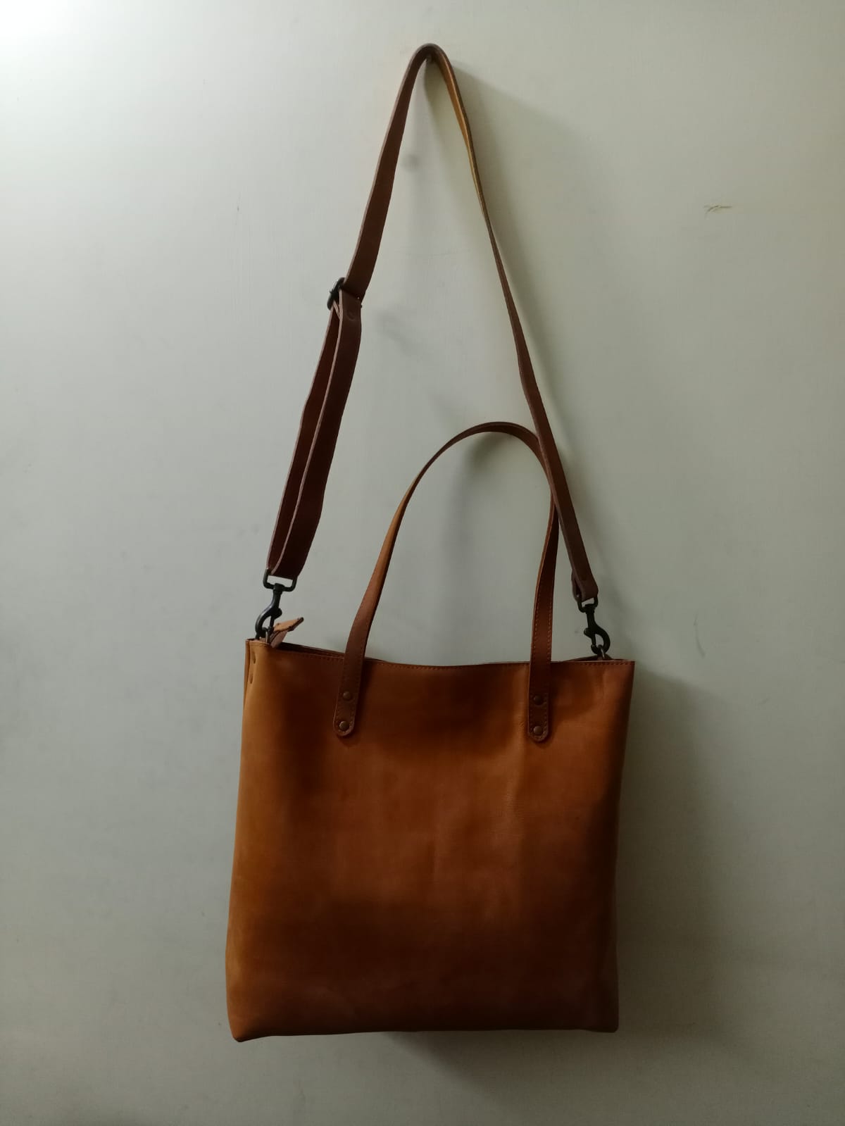 Ladies pullup leather Tote bag